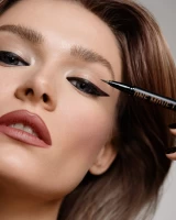 Bút Kẻ Mắt Nước Thuần Chay One Move Liquid Eyeliner Chocolate 02 ( 0.55Ml )